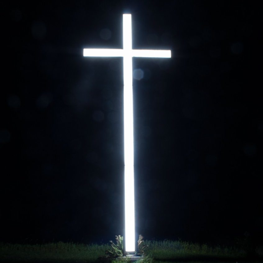 croix lumineuse située à Duhamel-Ouest au Témiscamingue