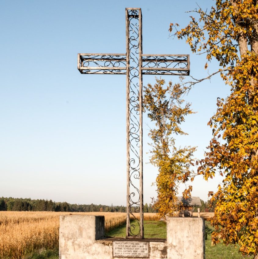 croix en fer forgé, située à Laverlochère au Témiscamingue